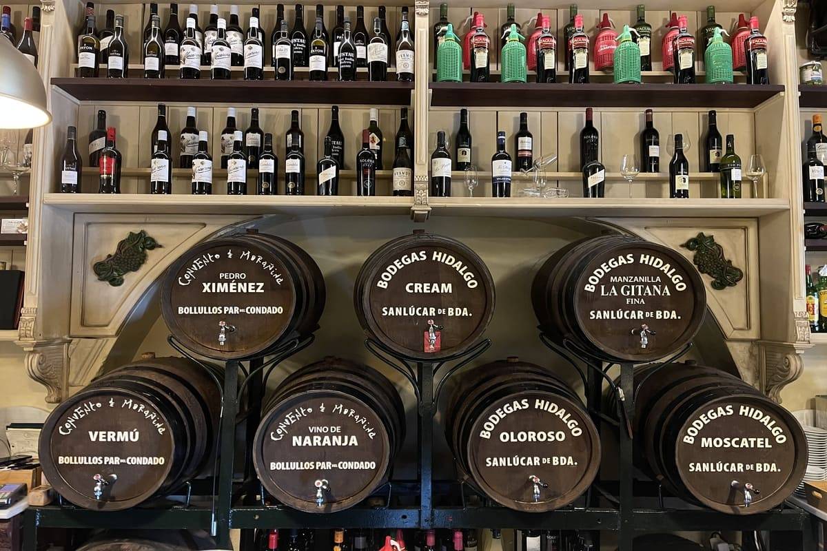 Bodega Díaz-Salazar Historia, Tradición y Sabor en el Corazón de Sevilla